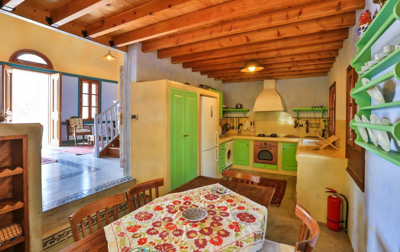 Villa Pera Meria Meyísti Екстериор снимка